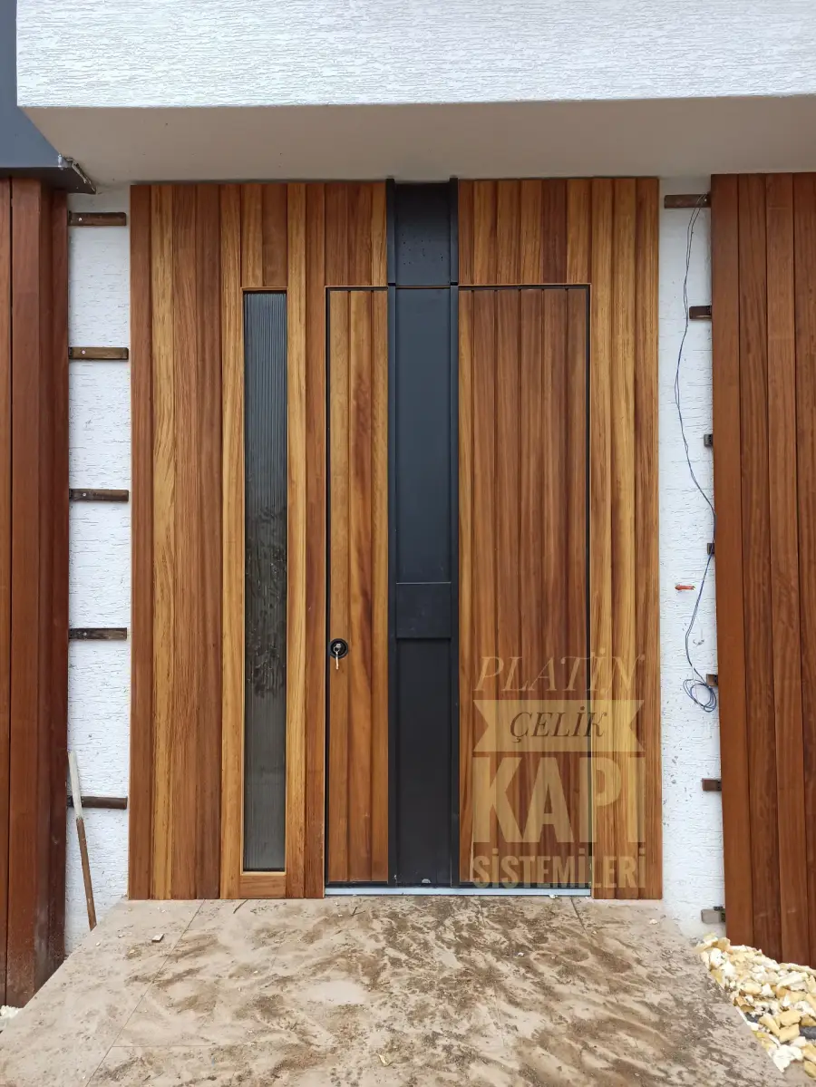 Platin Door ahşap görünümlü geniş giriş kapısı