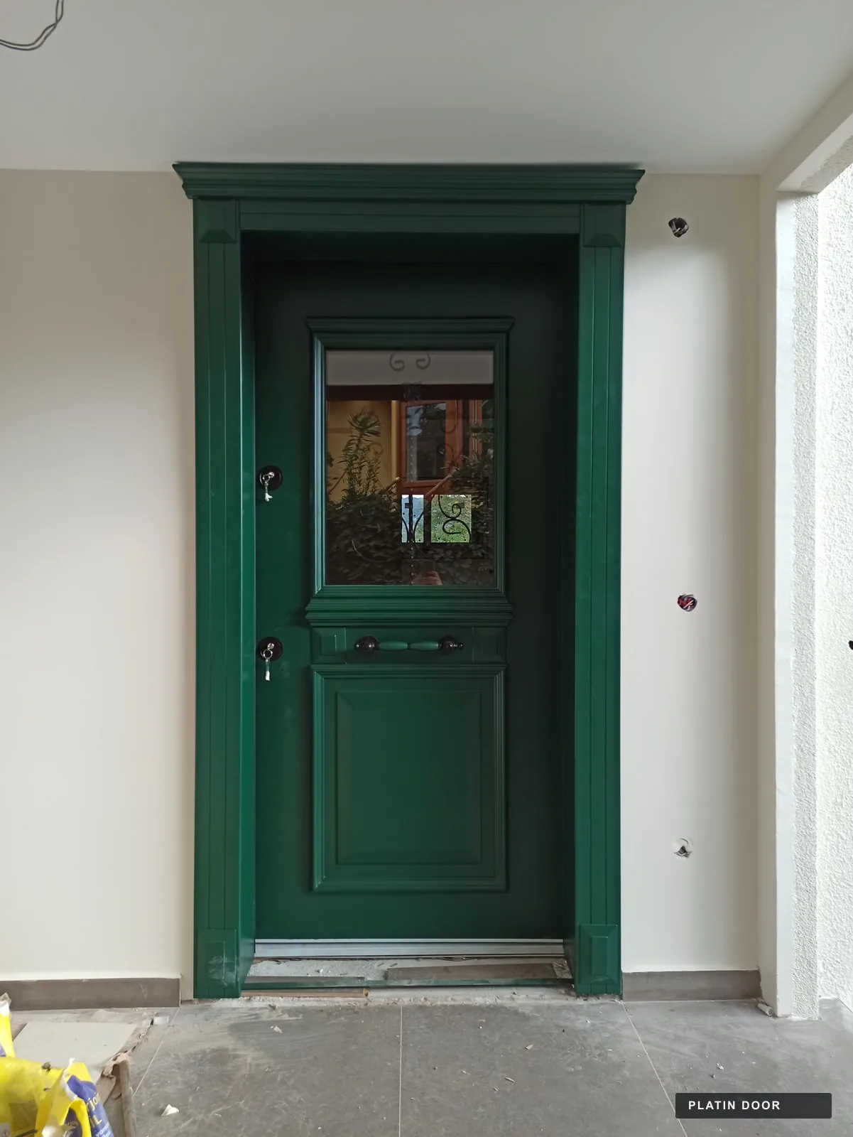 Platin Door Yeşil camlı panel kapı uygulaması